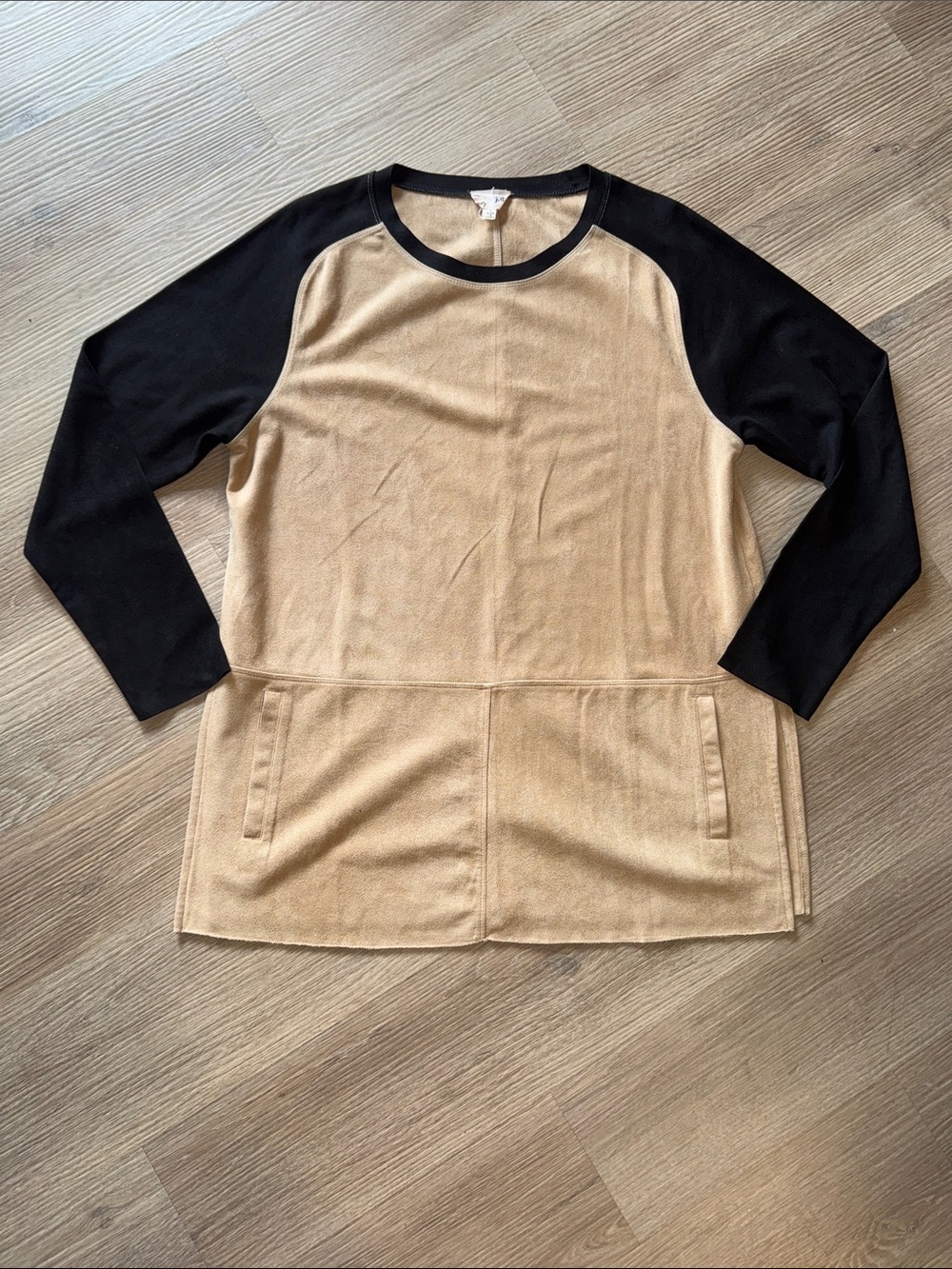 JOLT Two-Tone Long Sleeve Colorblock Suede Raglan Pocket Tunic Blouse To